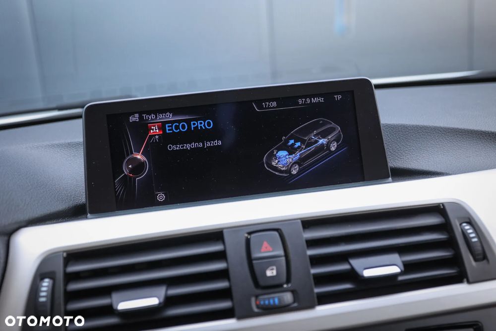 BMW Seria 3 318d Blue Performance Luxury Line - 26