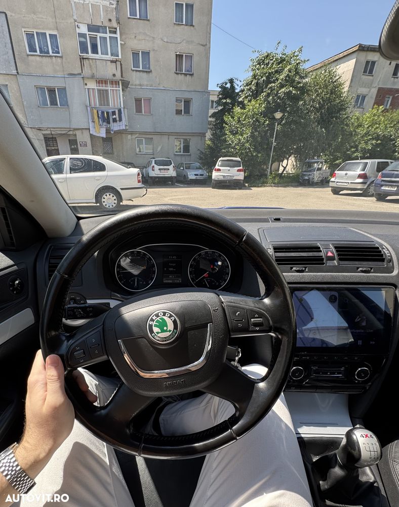 SKODA Octavia 2009 — imagine 3