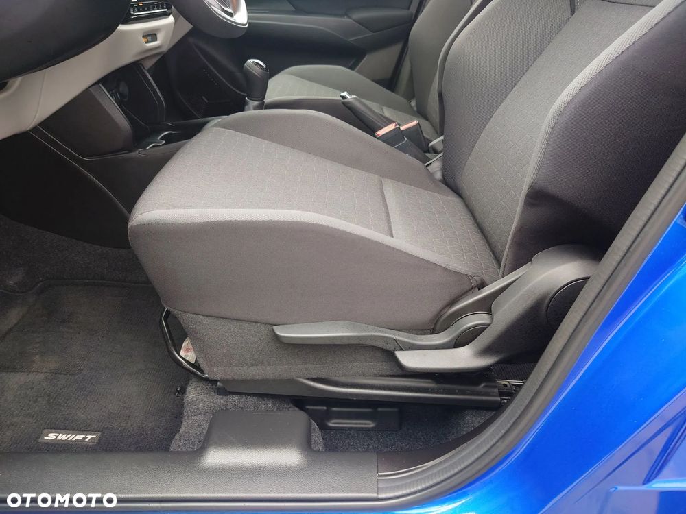 Suzuki Swift 1.2 Dualjet SHVS Premium Plus - 17