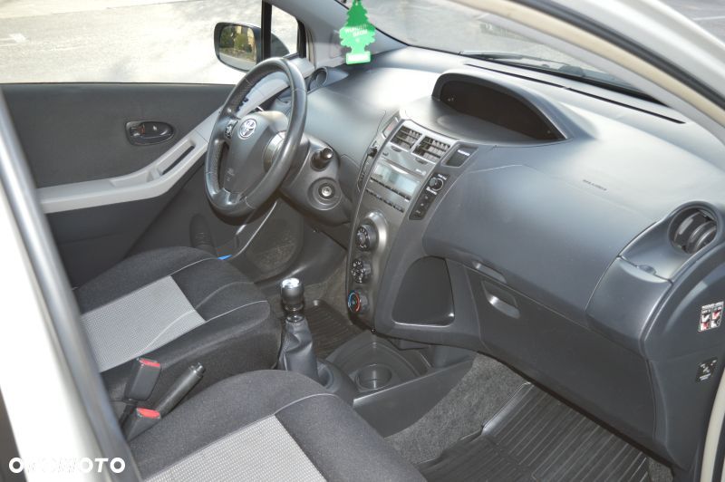 Toyota Yaris - 18