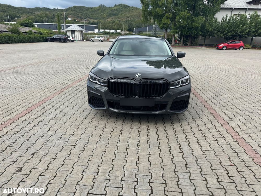BMW Seria 7 745e - 20