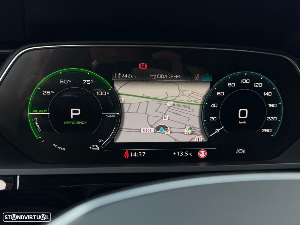 Audi Q8 e-Tron 55 quattro Advanced - 28