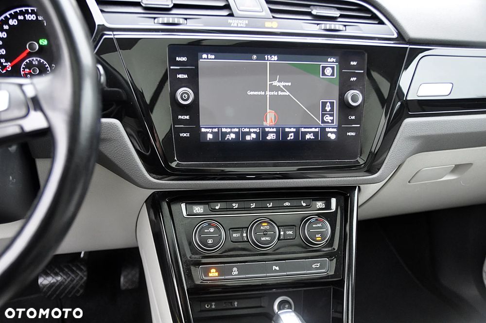 Volkswagen Touran 1.8 TSI BMT Highline DSG - 17