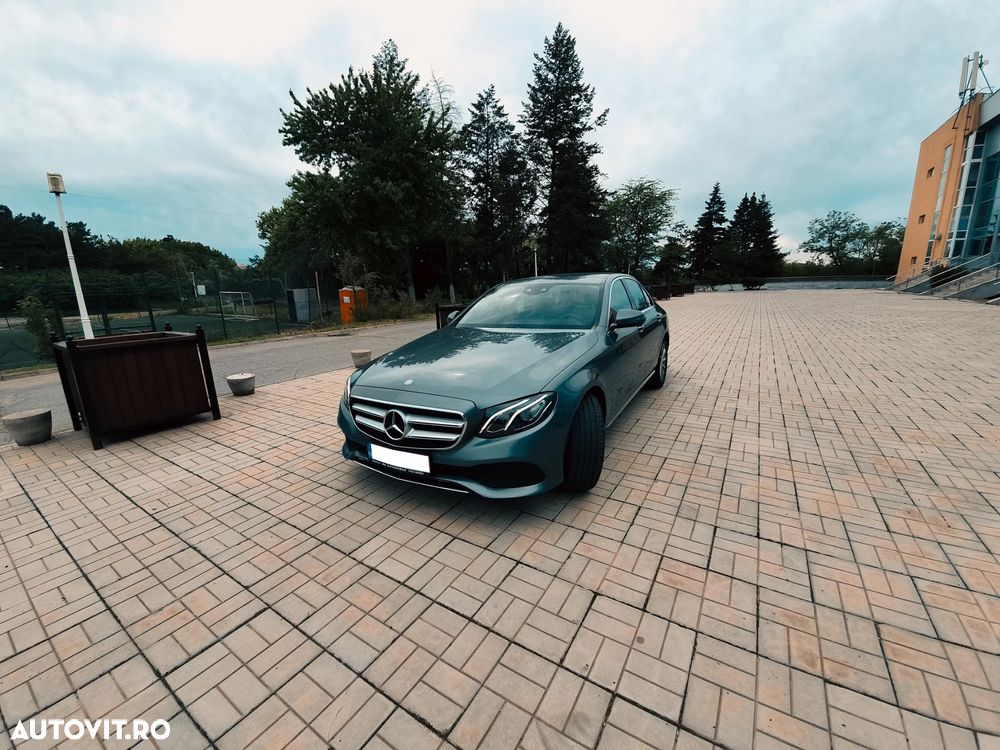 Mercedes-Benz E 220 d 9G-TRONIC - 1