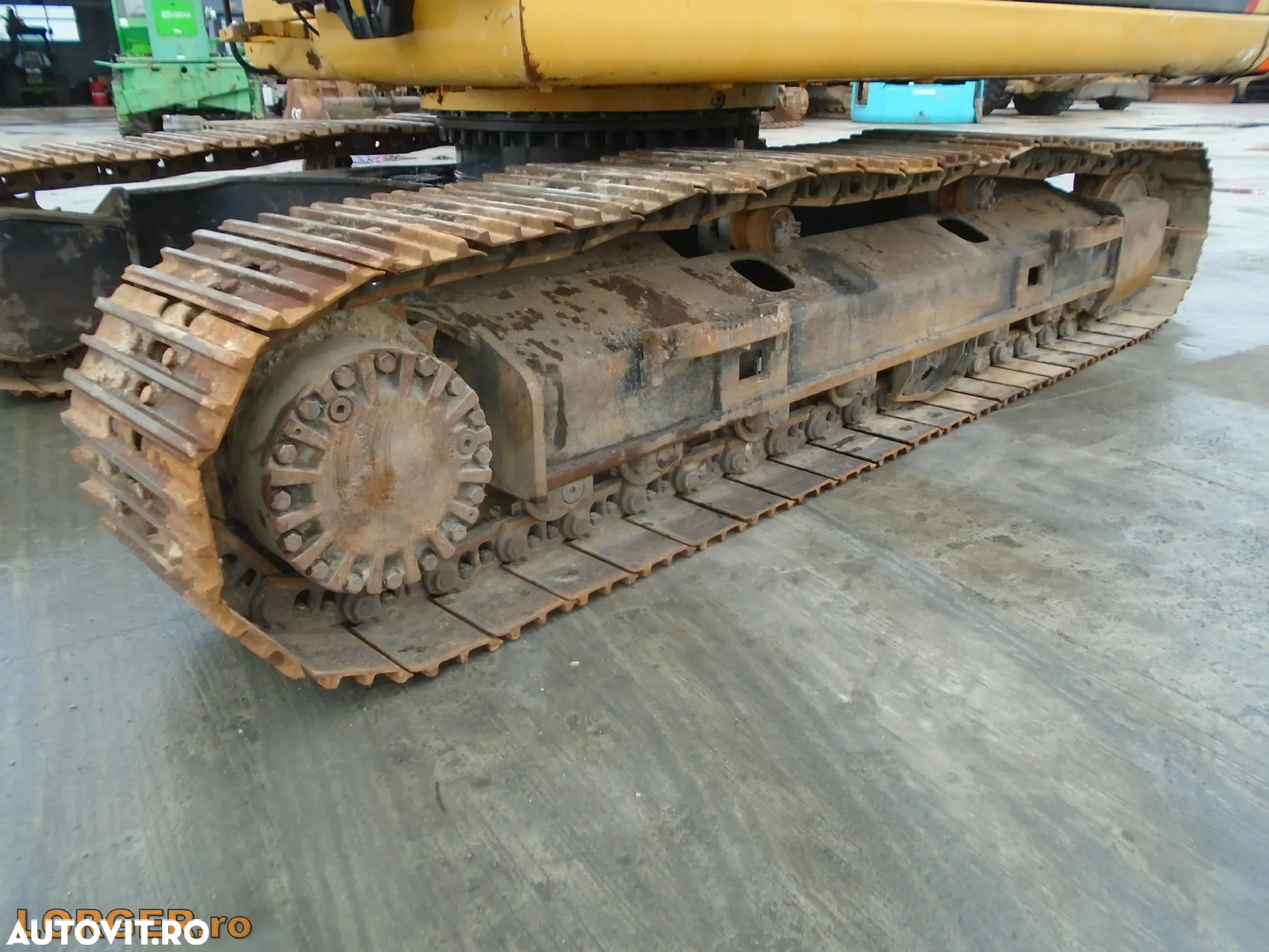 Cat 323D - 6