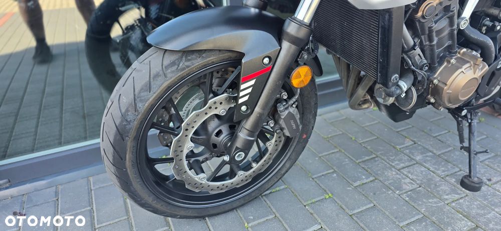 Honda CB - 32