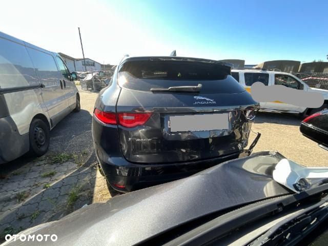 Jaguar F-Pace - 6