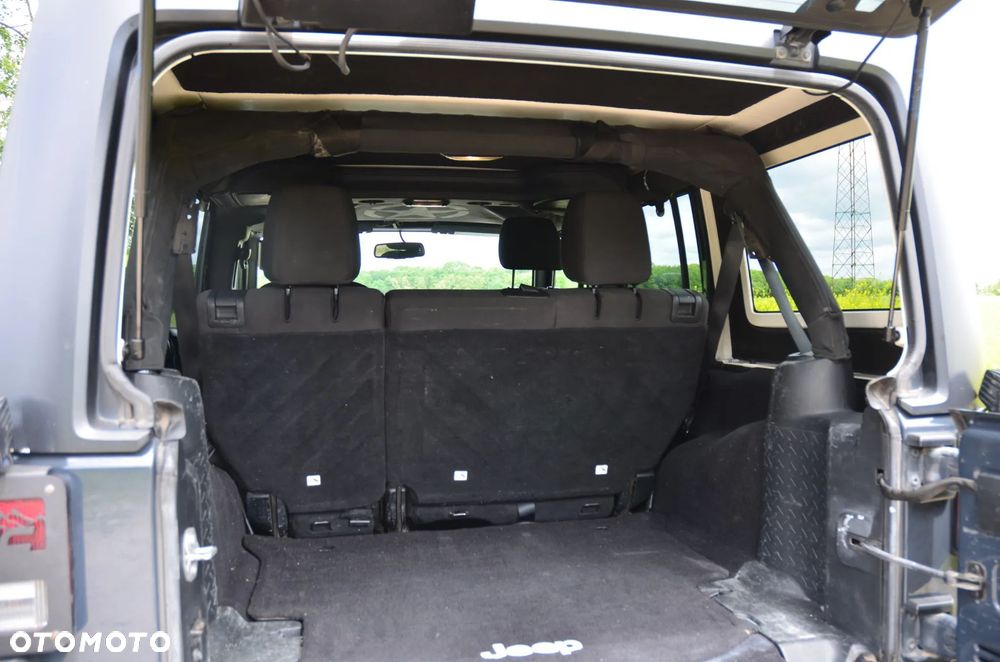 Jeep Wrangler - 11