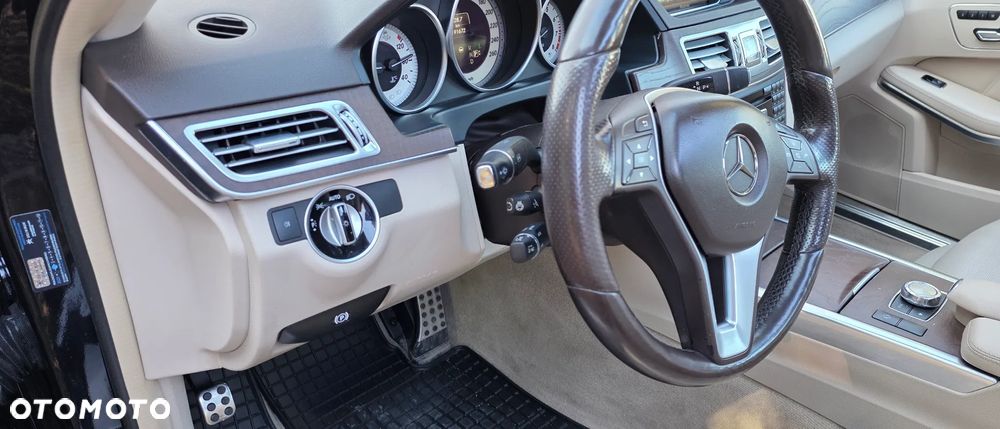 Mercedes-Benz Klasa E 500 BlueEFFICIENCY 7G-TRONIC Avantgarde - 12