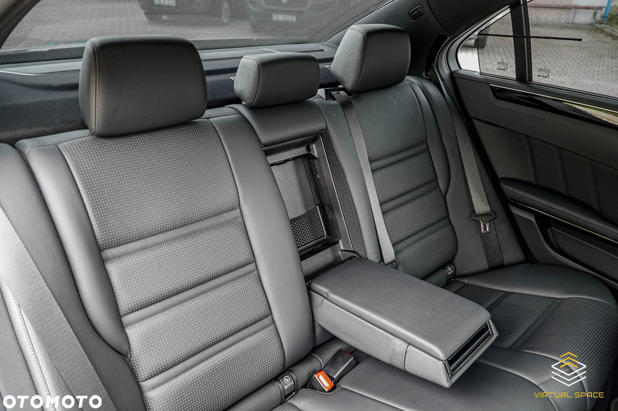 Mercedes-Benz Klasa E 63 AMG AMG Speedshift 7G-MCT - 33
