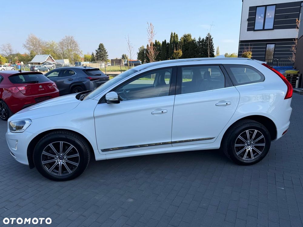 Volvo XC 60 D5 AWD Geartronic Summum - 4