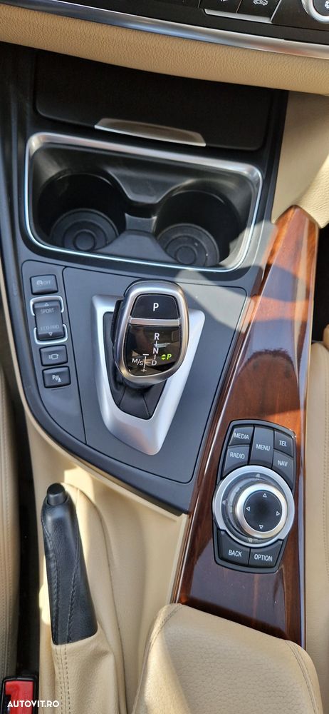 BMW Seria 3 335i Sport-Aut. Luxury Line - 22