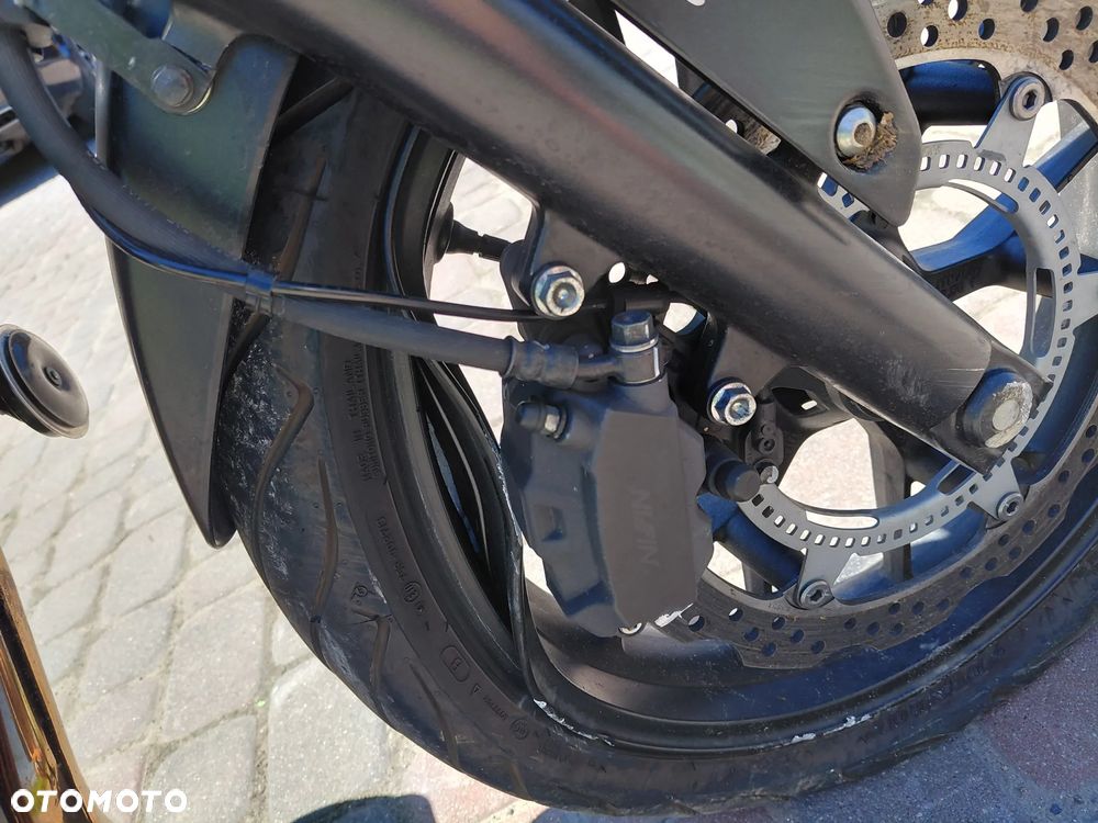 Honda CB - 12
