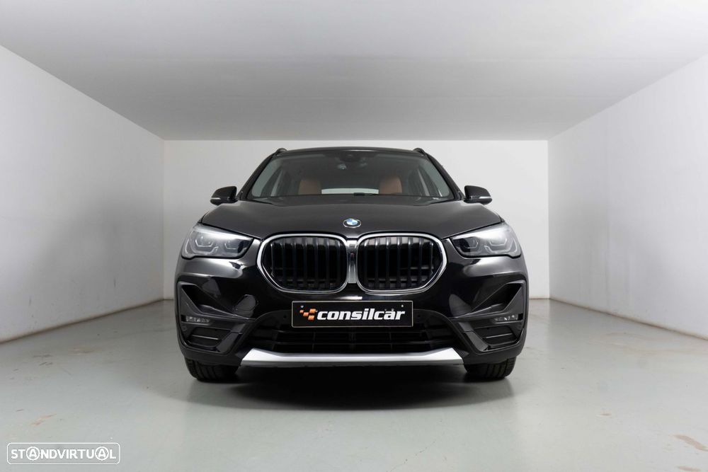 BMW X1 25 e xDrive Corporate Edition - 4