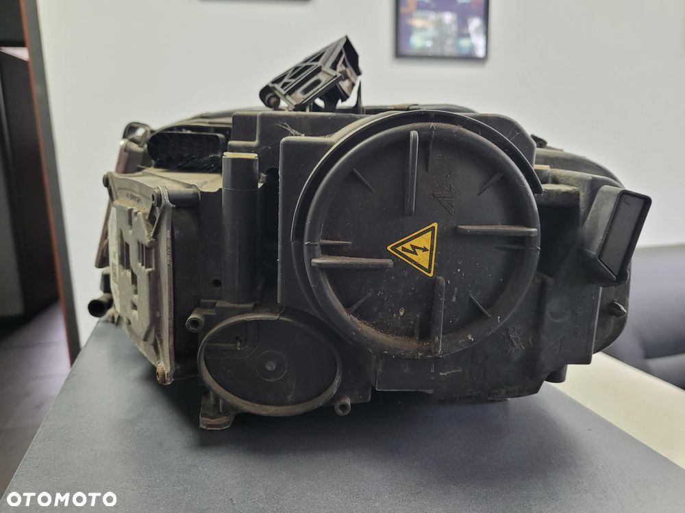 Lampa prawa Audi a4 b8 - 8