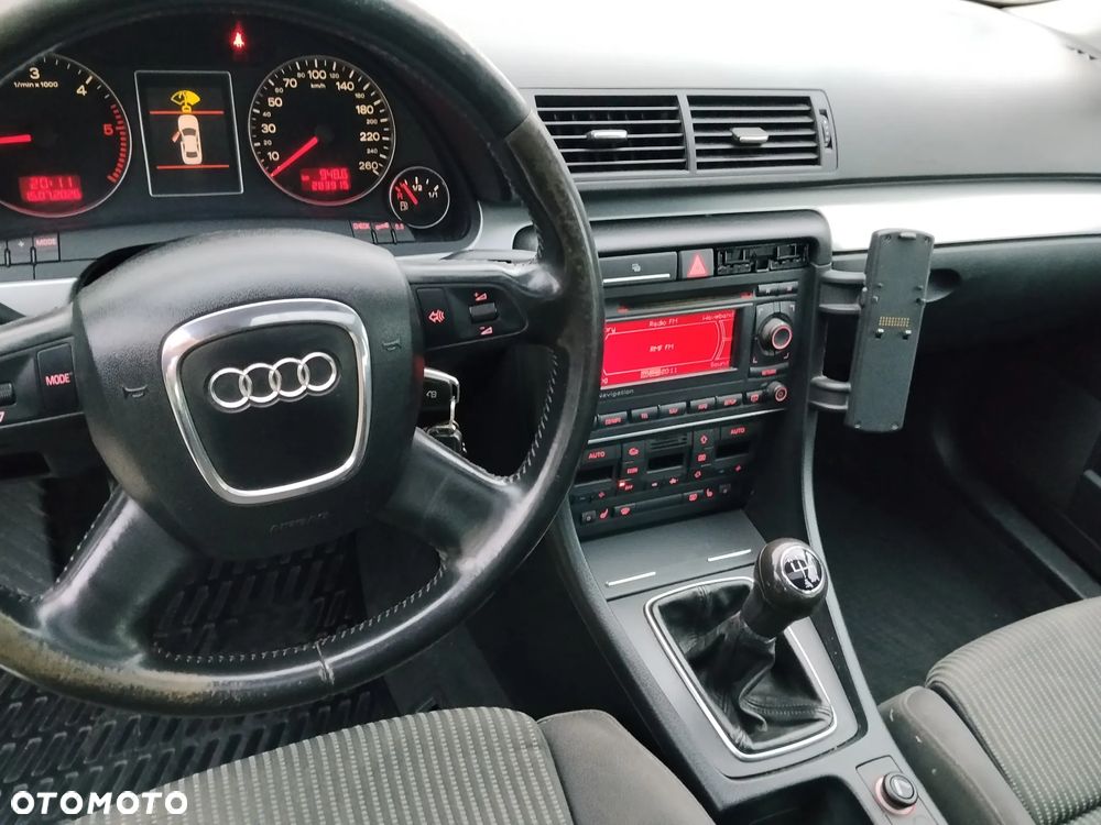 Audi A4 Avant 2.7 TDI DPF - 13