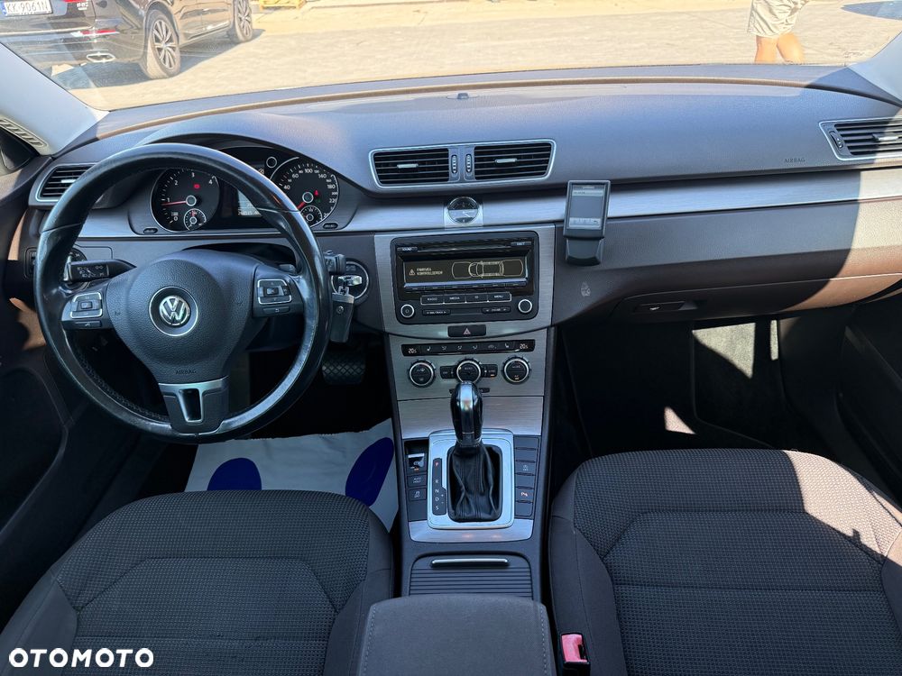Volkswagen Passat 2.0 TDI Comfortline DSG - 18