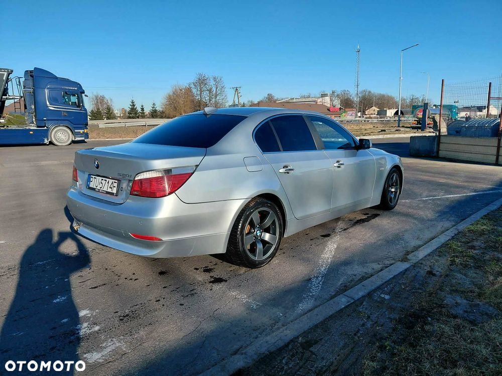 BMW Seria 5 520i - 2