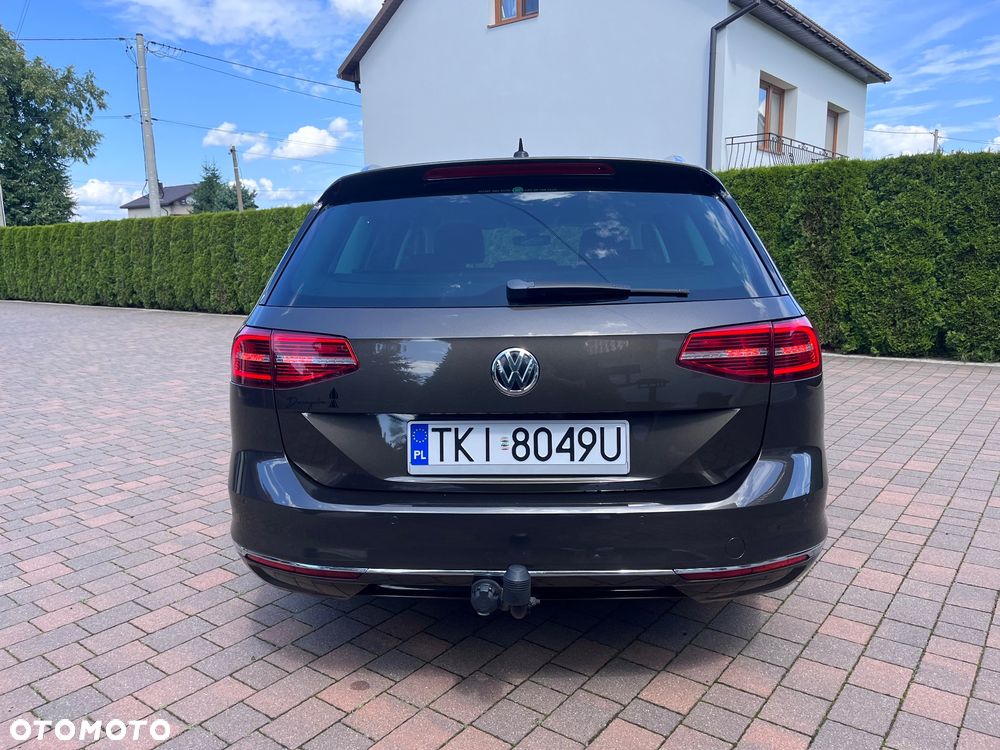 Volkswagen Passat 2.0 TDI (BlueMotion Technology) DSG Highline - 26