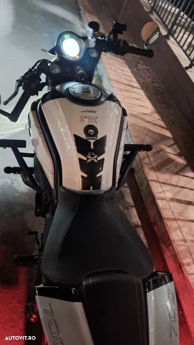 CF Moto 700CL-X Heritage - 2