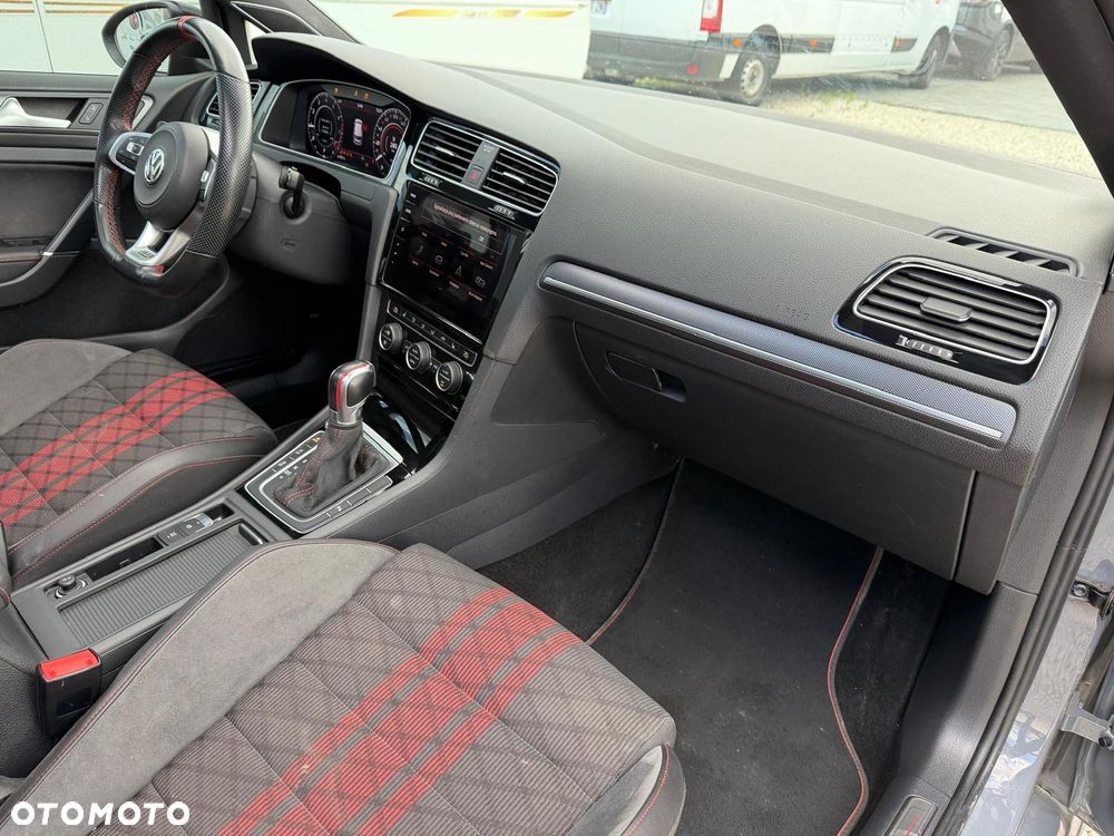 Volkswagen Golf GTI TCR 2.0 TSI OPF DSG - 12