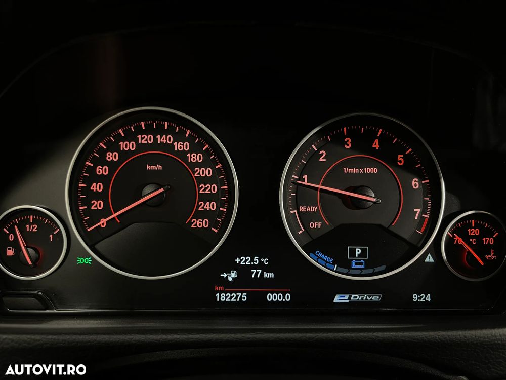 BMW Seria 3 330e iPerformance M Sport - 26