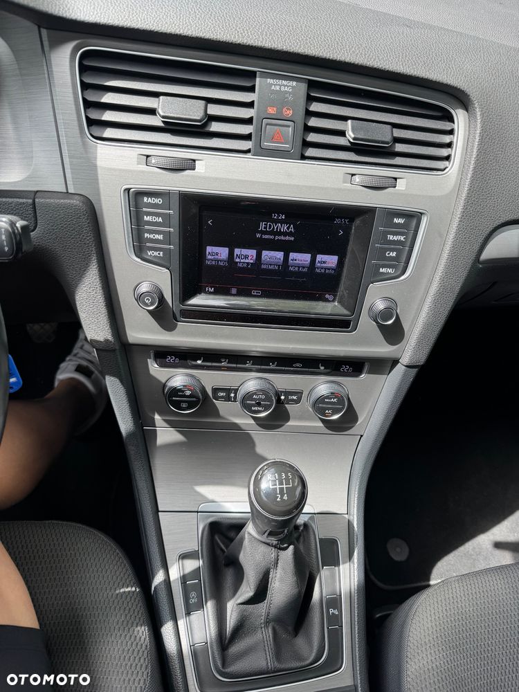 Volkswagen Golf 1.6 TDI BlueMotion Technology Comfortline - 23