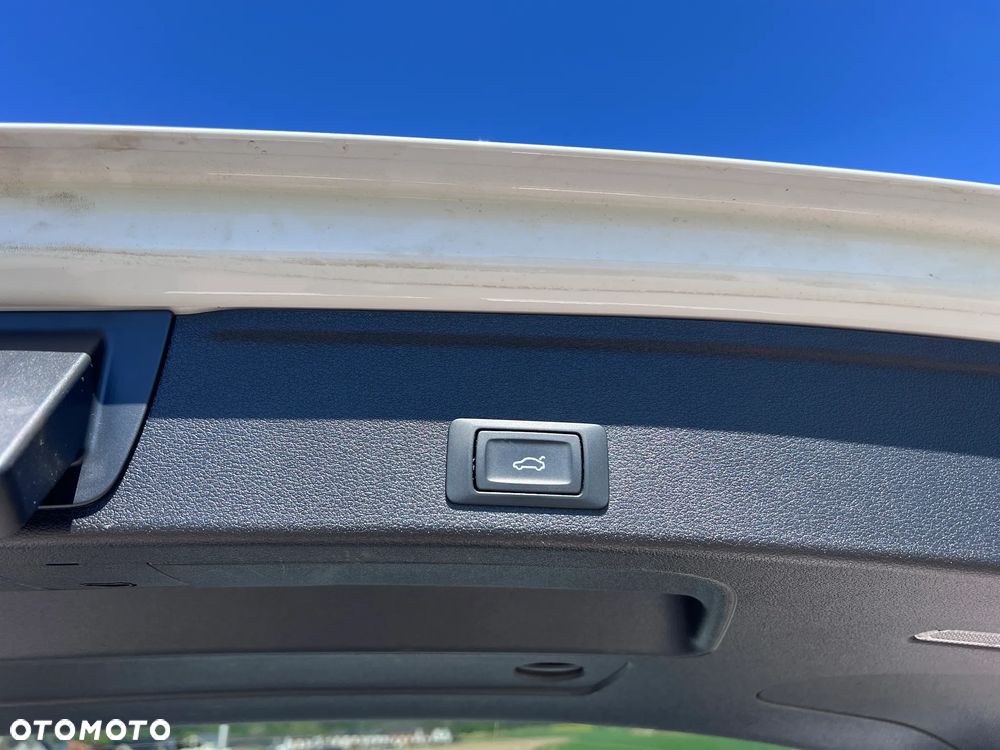 Audi A4 Avant 2.0 TDI DPF clean diesel multitronic Ambiente - 8