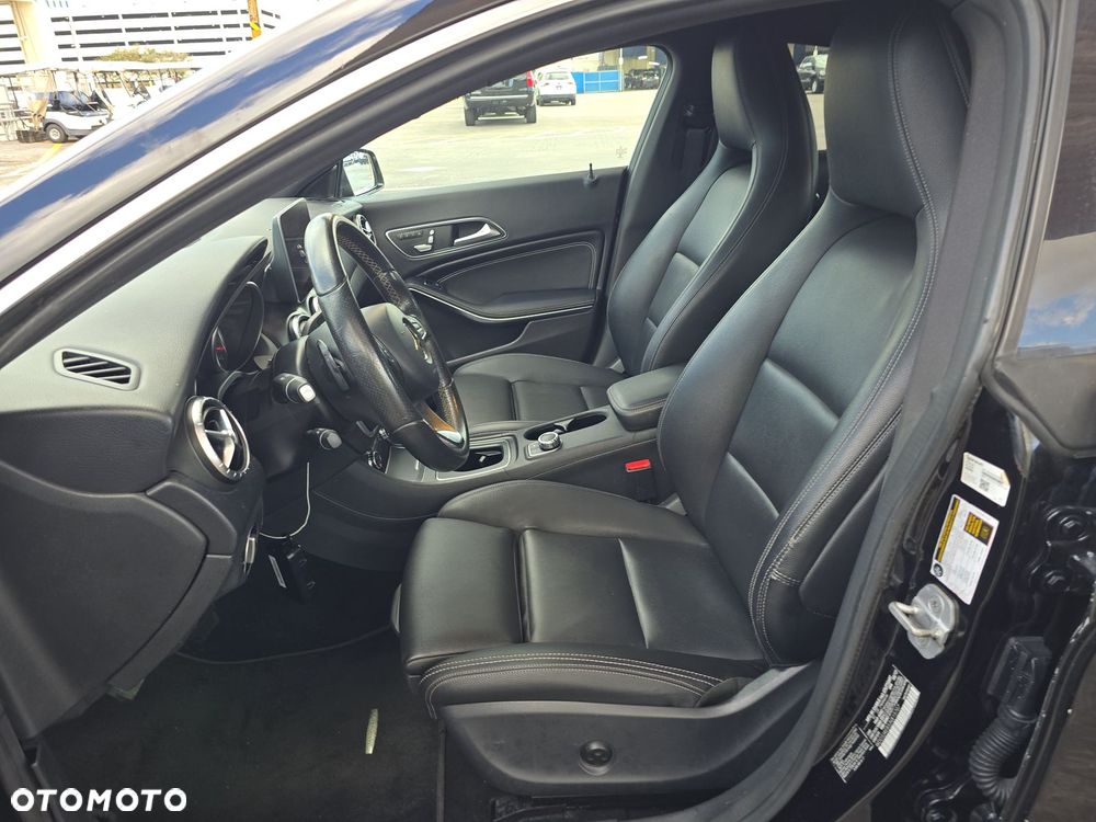 Mercedes-Benz CLA 250 7G-DCT AMG Line - 9