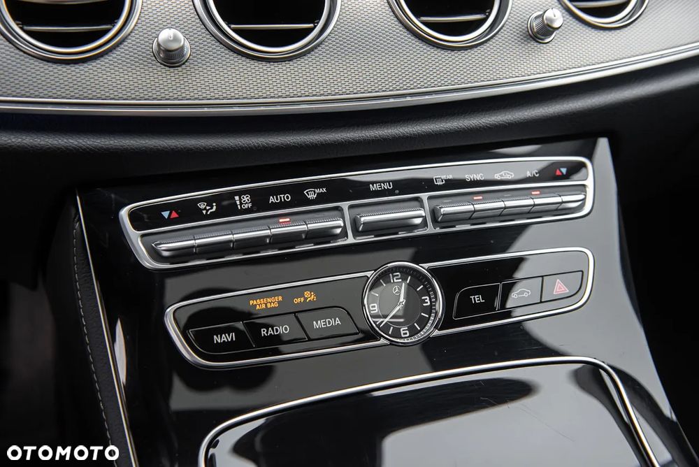 Mercedes-Benz Klasa E 220 d Business Edition 9G-TRONIC - 28