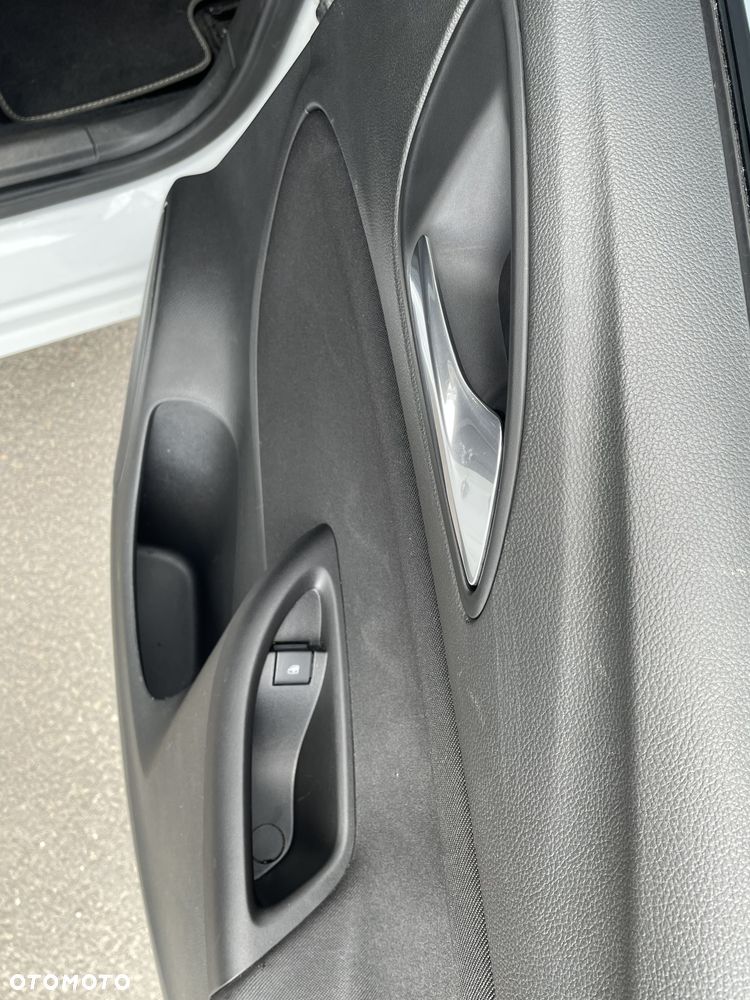 Opel Astra 1.4 T Dynamic S&S - 31