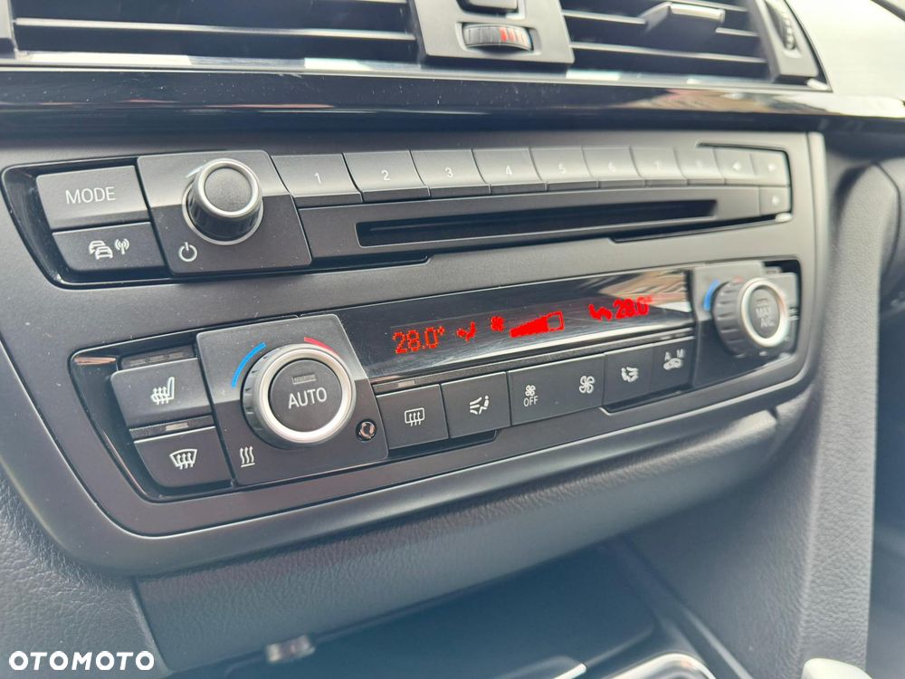 BMW Seria 3 320i Sport-Aut Sport Line - 14