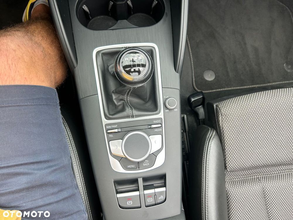 Audi A3 Cabrio 2.0 TDI sport - 31