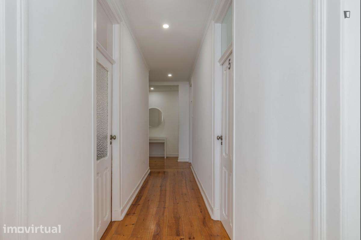 Quarto - localizado em Penha de França Lisbon - Grande imagem: 2/8