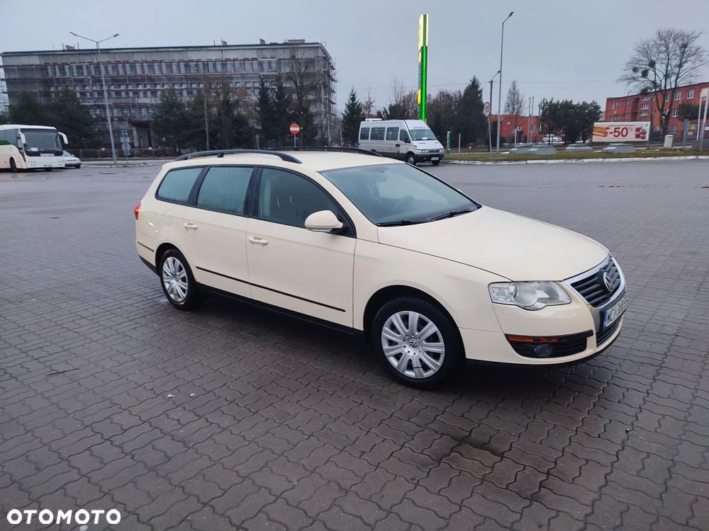 Volkswagen Passat 1.9 TDI Comfortline - 4