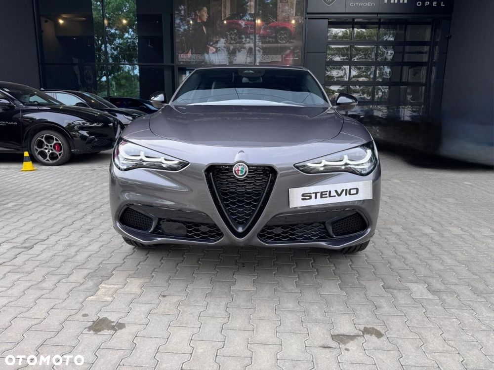 Alfa Romeo Stelvio - 4