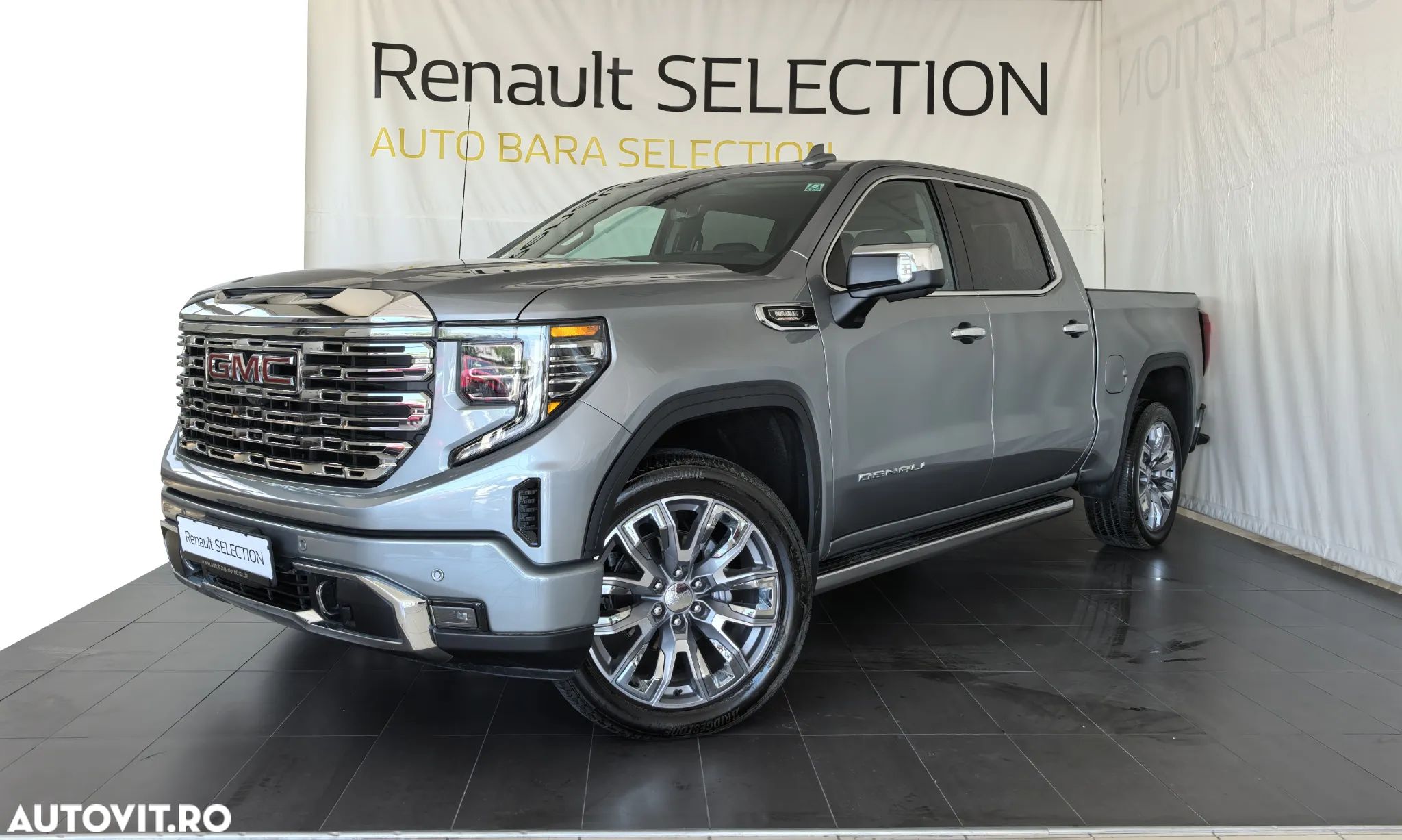 GMC Sierra - 1
