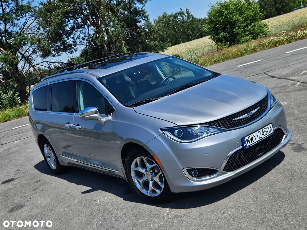 Chrysler Pacifica - 1
