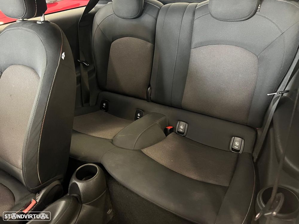 MINI 3 Portas One - 13