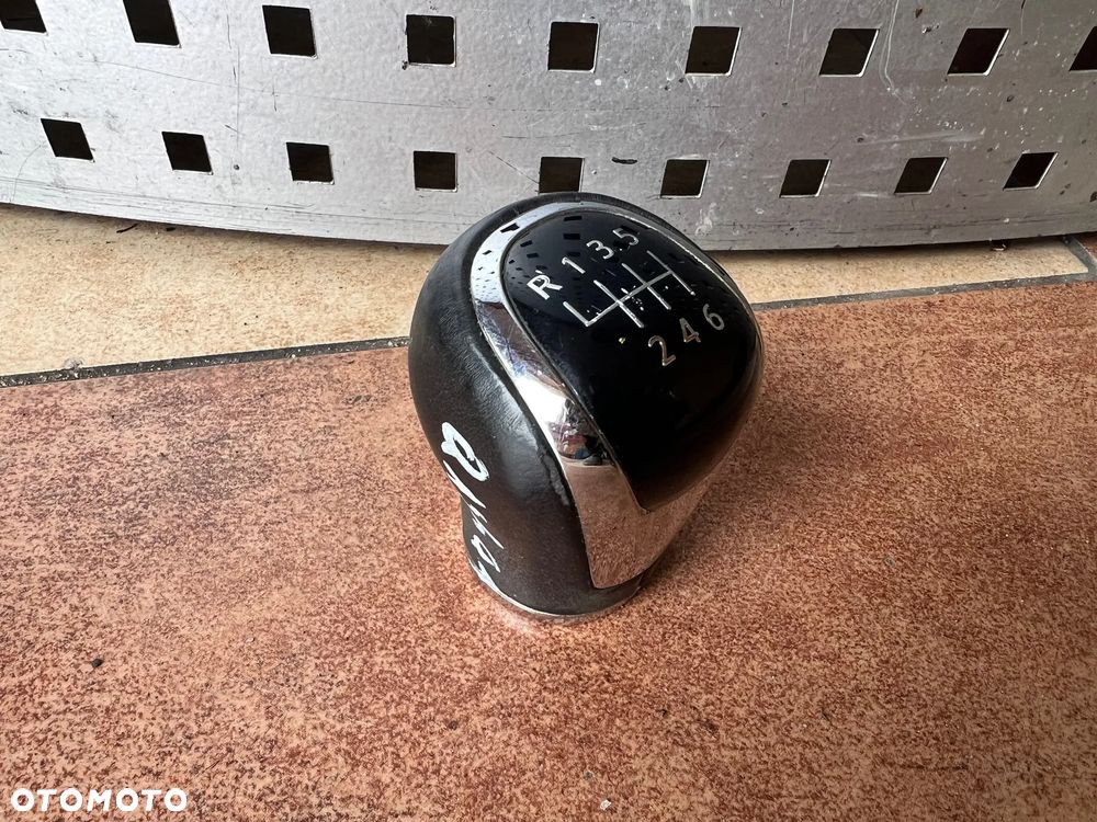 GAŁKA ZMIANY BIEGÓW NISSAN QASHQAI II J11 - 1