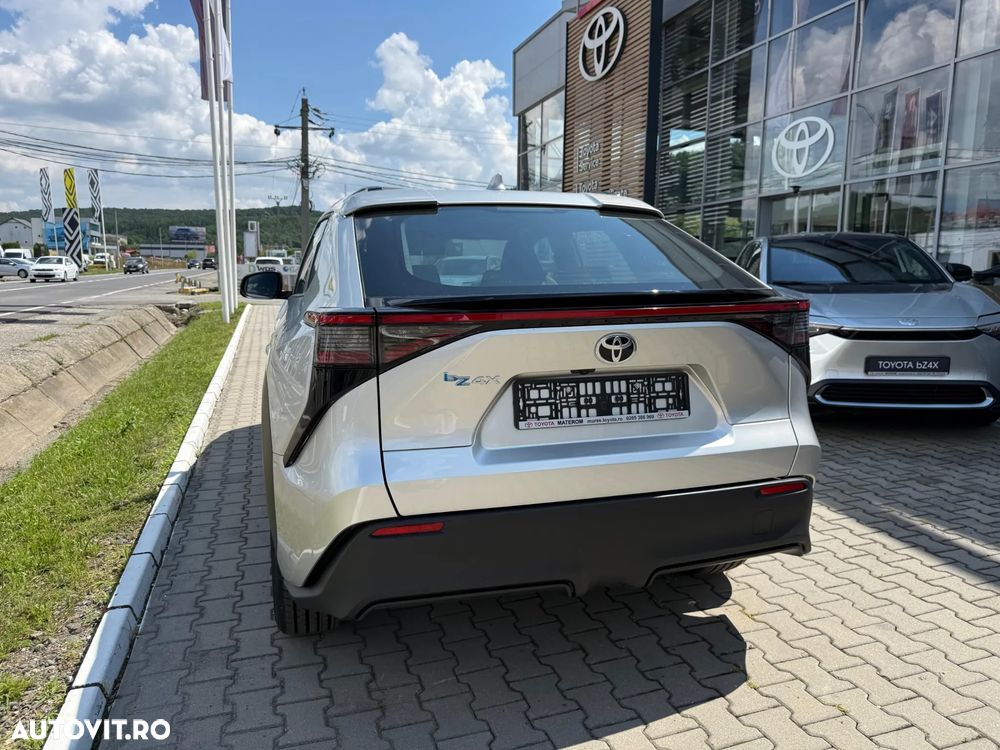 Toyota BZ4X 150 KW FWD (4x2) Dynamic - 3