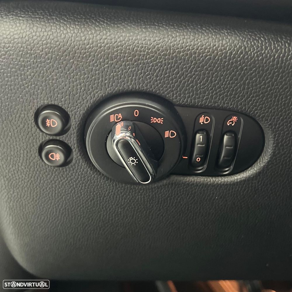 MINI 3 Portas Cooper D - 16