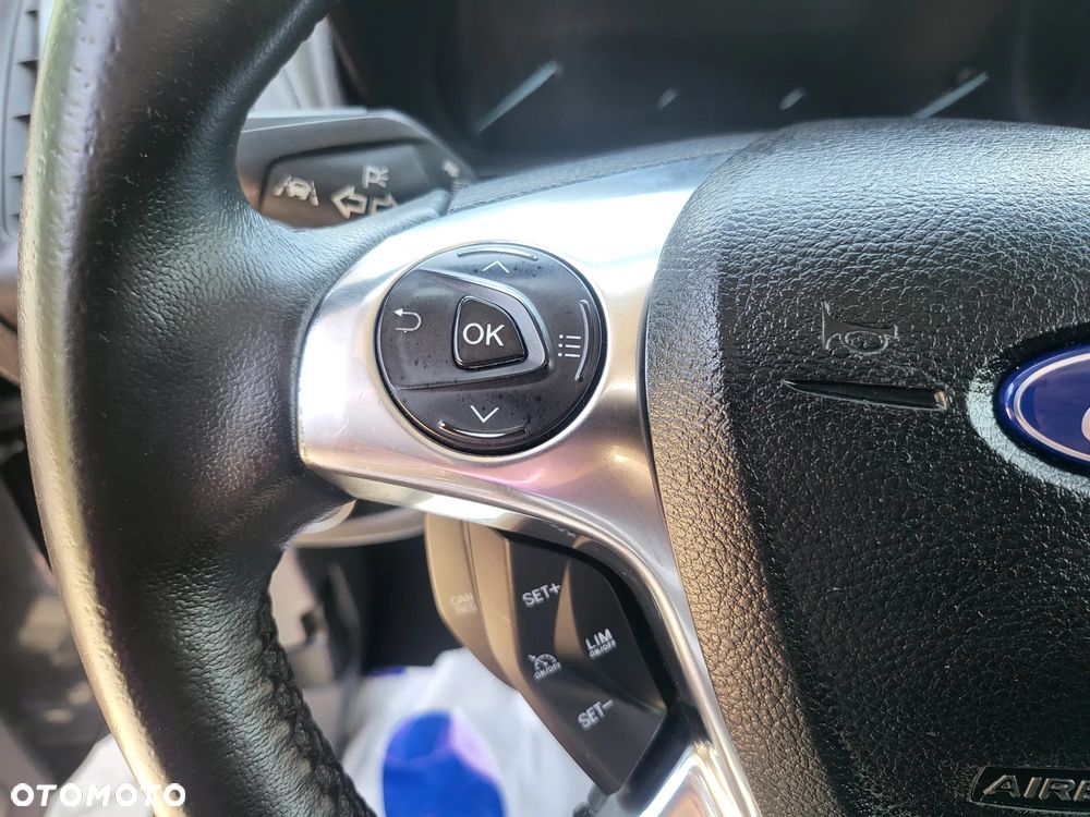 Ford Tourneo Connect Grand - 27