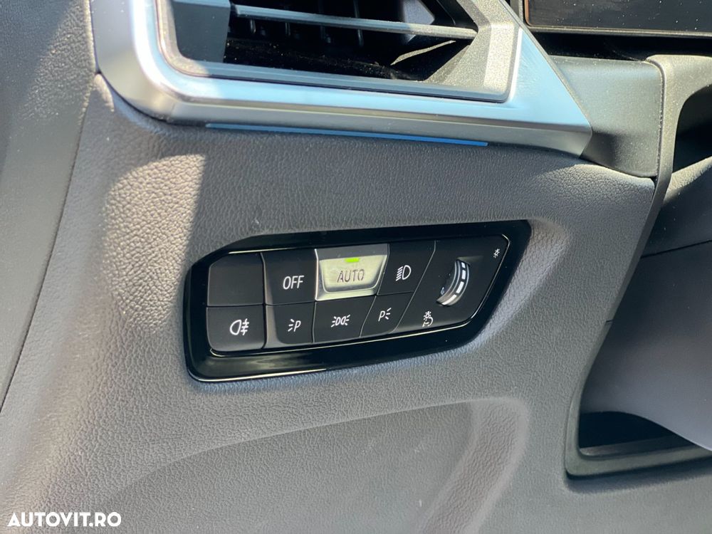 BMW Seria 3 320i xDrive AT - 12