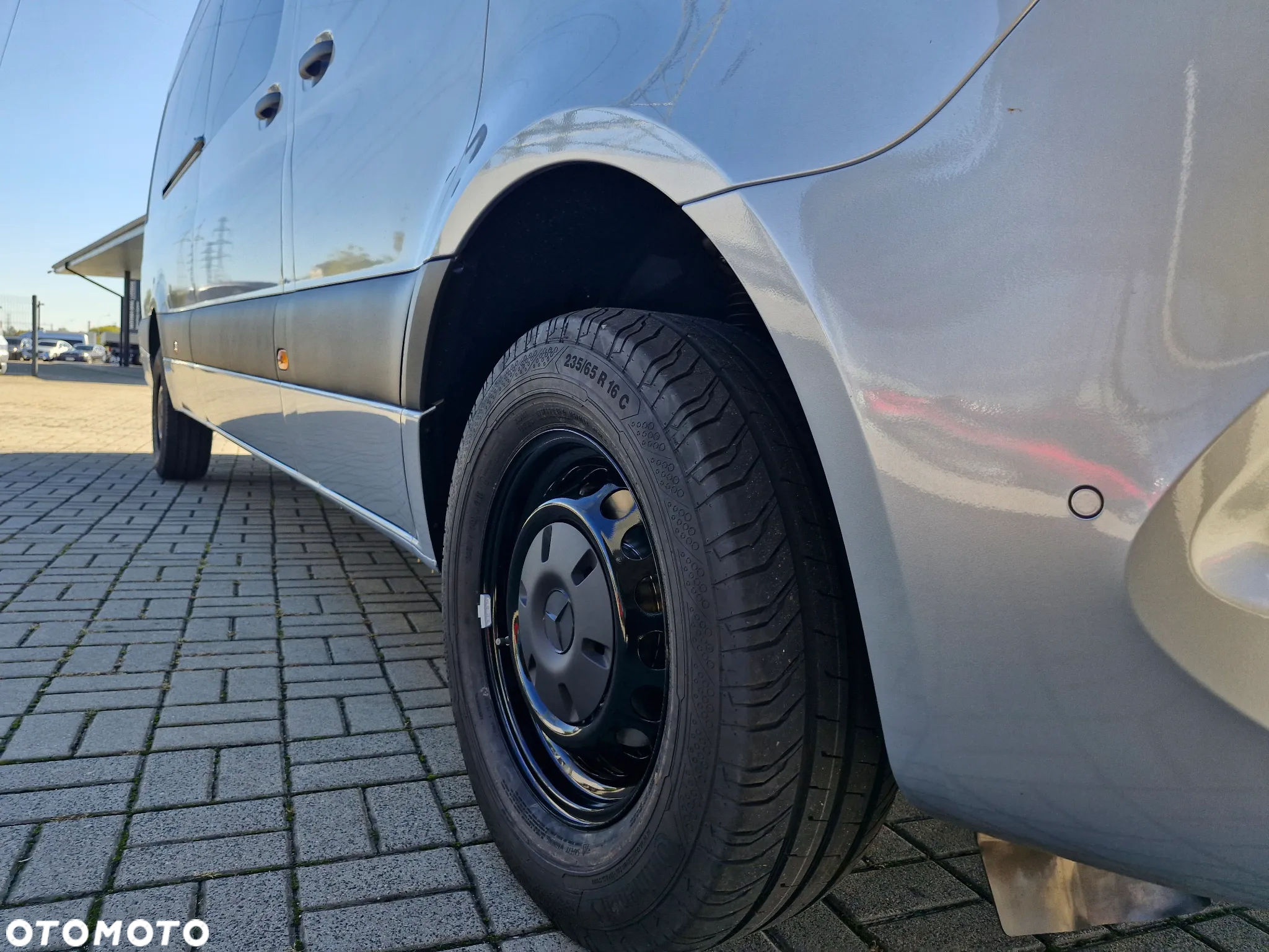 Mercedes-Benz Sprinter - 11