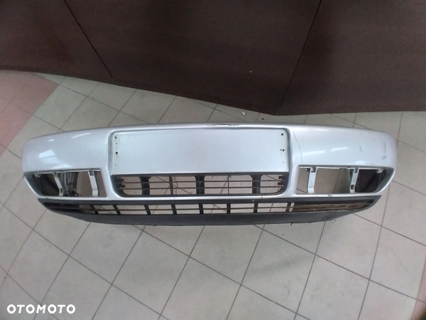 Audi A6 C4 Zderzak Przód Przedni Kolor LY7W