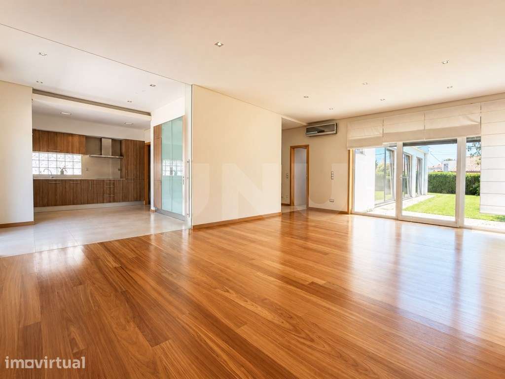 MORADIA T4 ISOLADA | MODERNA | LUZ NATURAL | PRIVACIDADE | SÃO FÉLI... - Grande imagem: 4/36