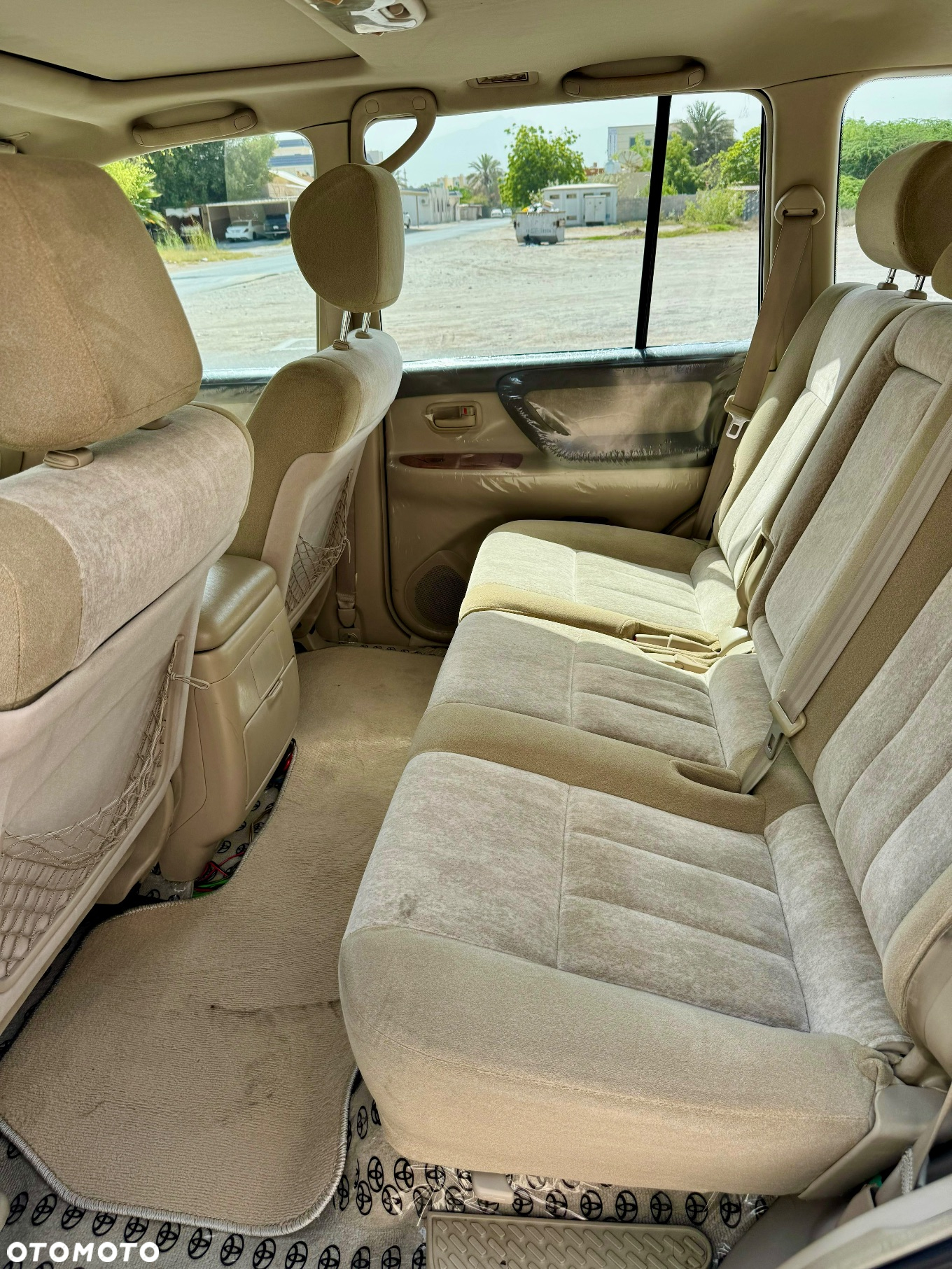 Toyota Land Cruiser - 39