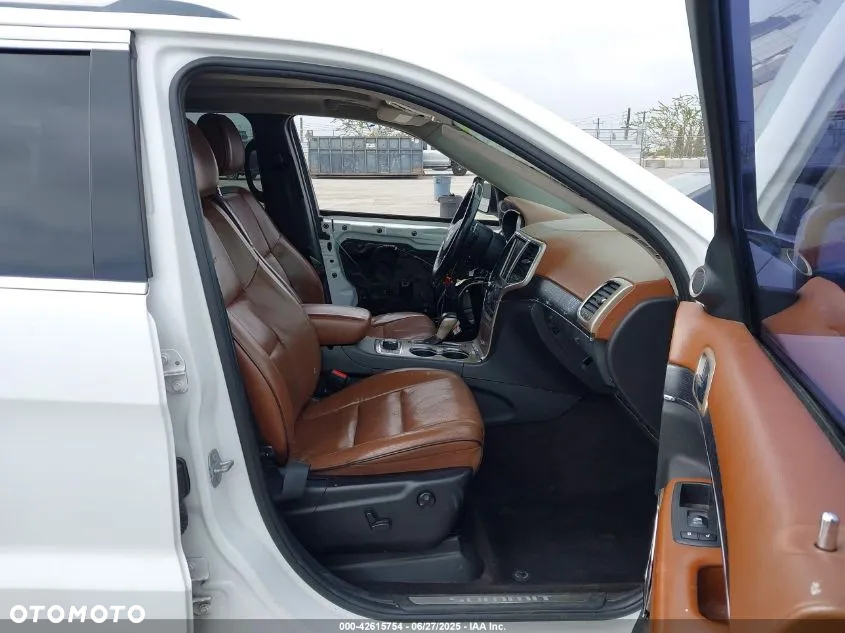 Jeep Grand Cherokee - 12