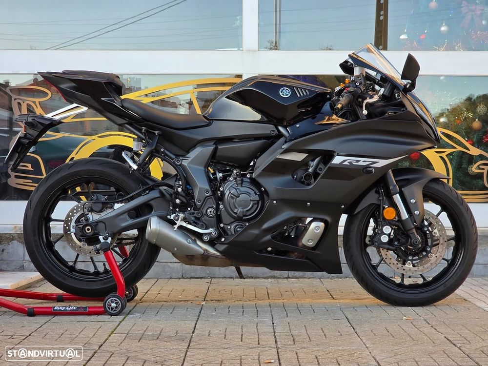 Yamaha R R7 aceito retoma - 1